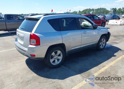 2011 Jeep Compass из США, поврежденный, VIN 1J4NT1FA6BD245555